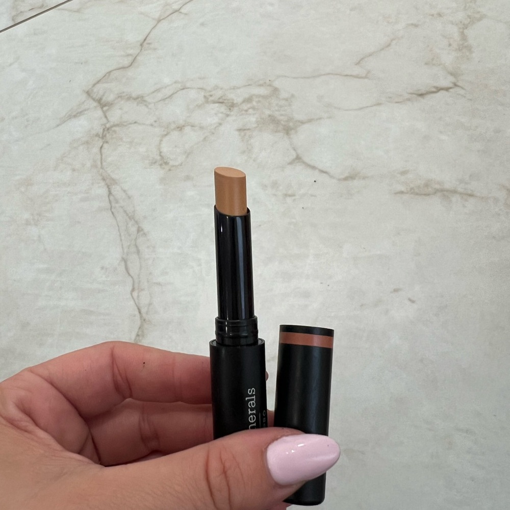 NEW BareMinerals BarePro Camellia - Picture 3 of 4